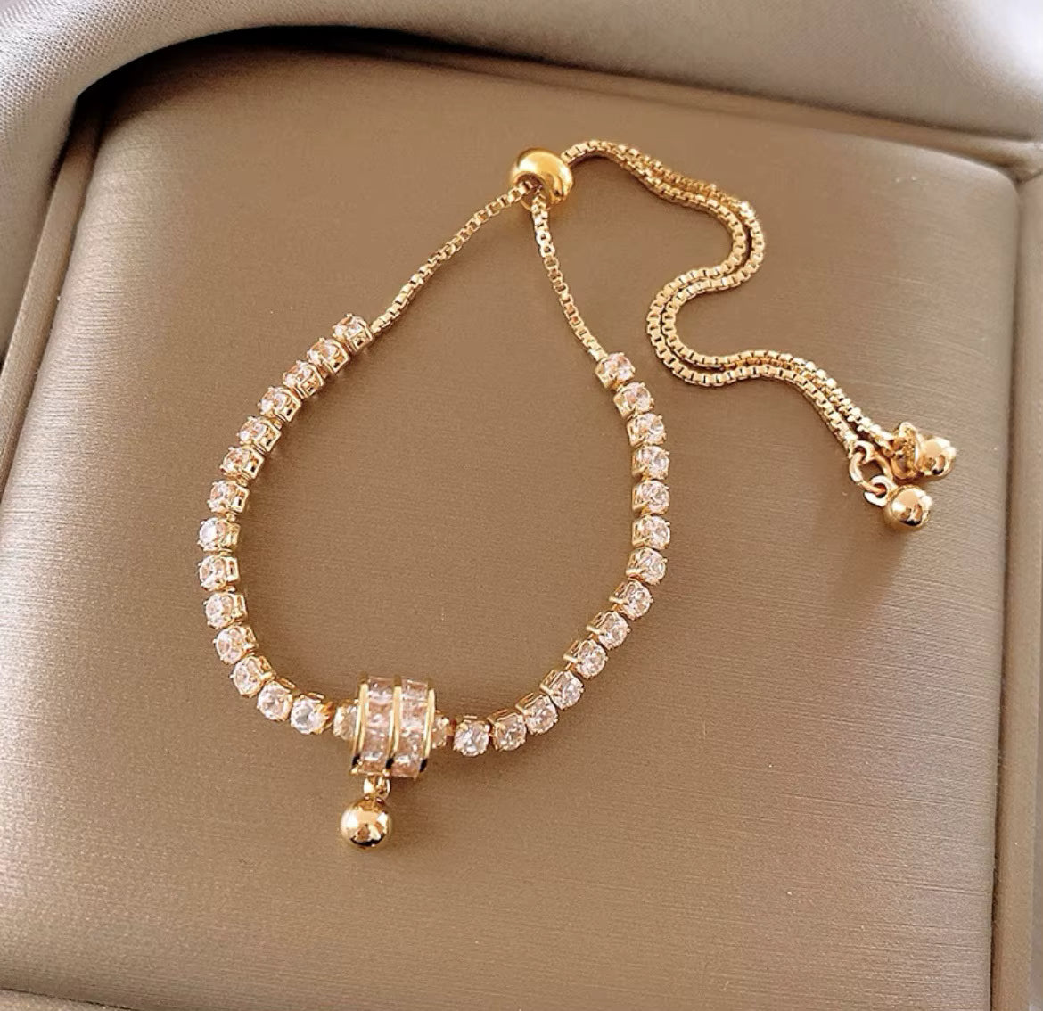 "Radiant Elegance Zircon Bracelet"