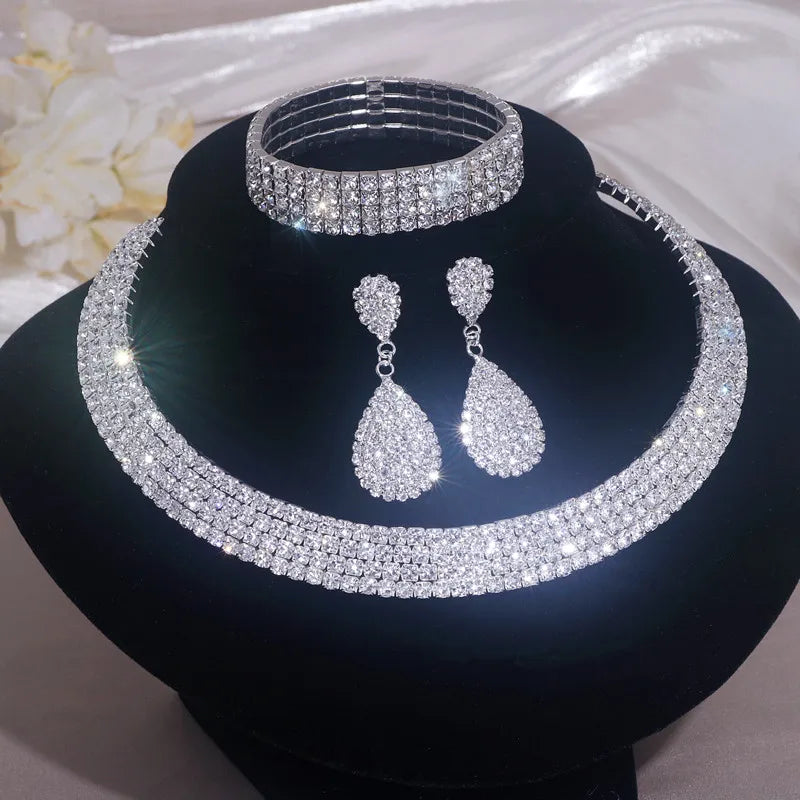 "Luxus Strass Schmuck-Set" – Halskette, Armband & Ohrringe für Damen"