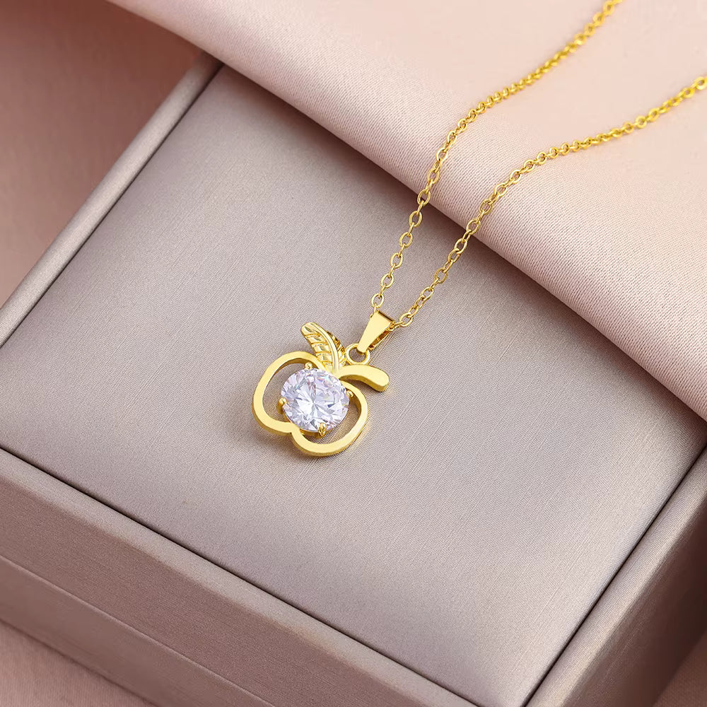 "Crystal Charm Collection" – Schmuck, der jedes Lächeln zum Strahlen bringt."