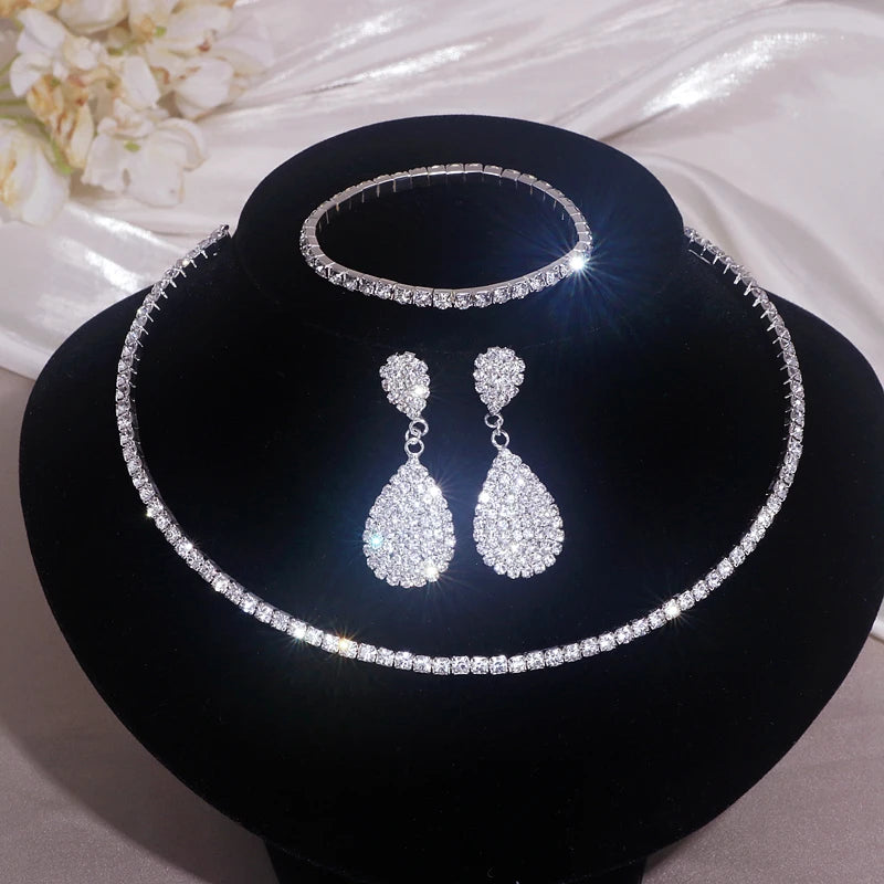 "Luxus Strass Schmuck-Set" – Halskette, Armband & Ohrringe für Damen"