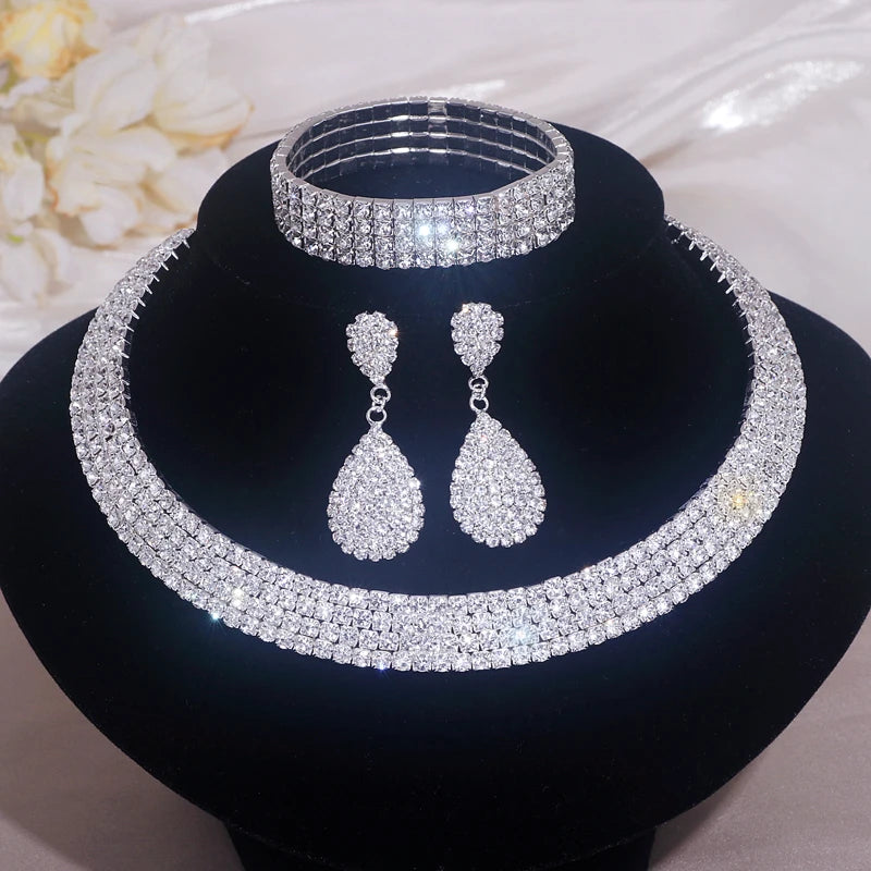 "Luxus Strass Schmuck-Set" – Halskette, Armband & Ohrringe für Damen"
