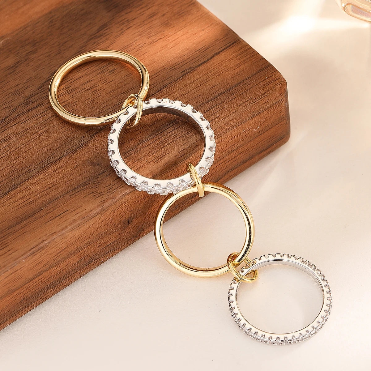 "InsyLink – Personalisierter Vierringring im Trend-Design"