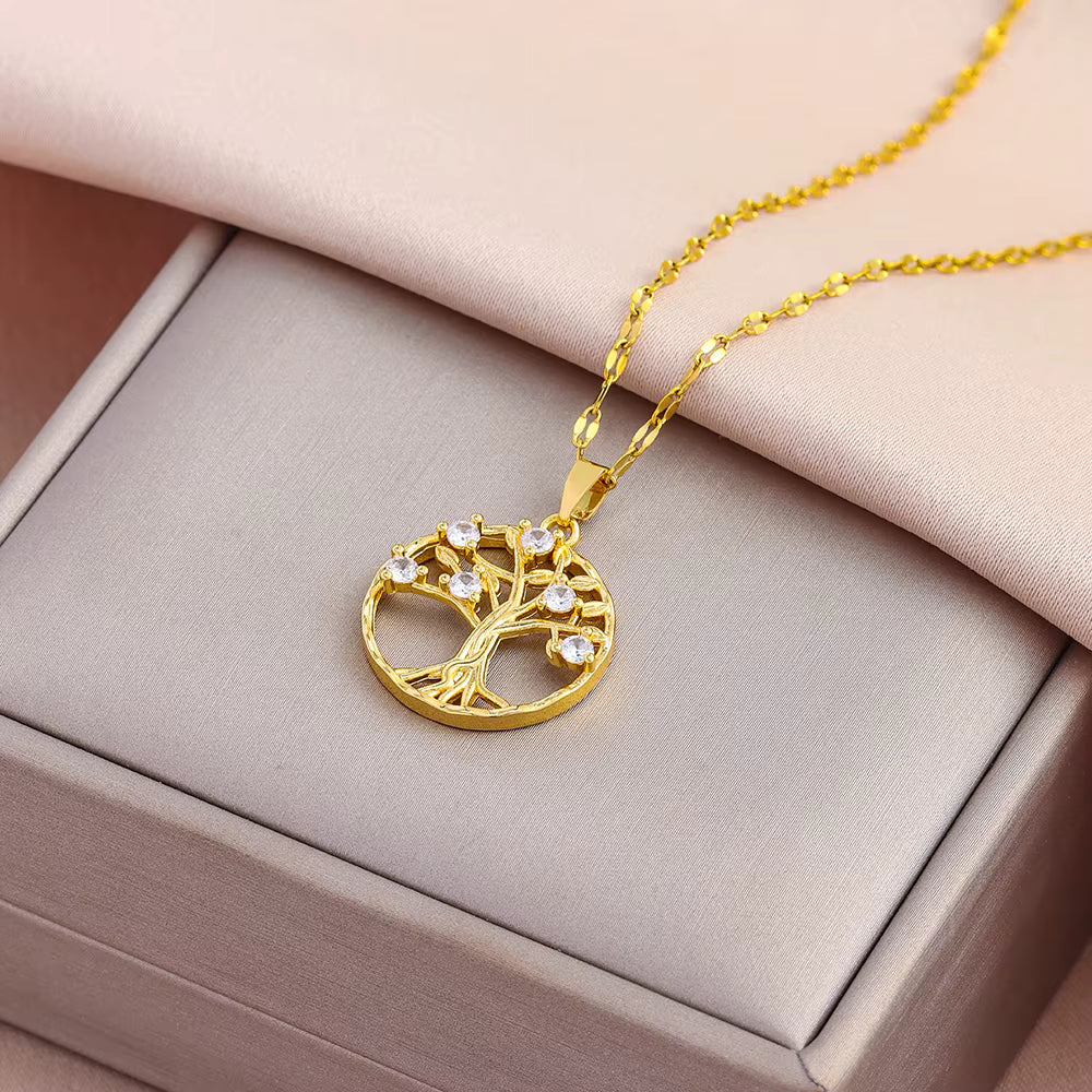 "Crystal Charm Collection" – Schmuck, der jedes Lächeln zum Strahlen bringt."