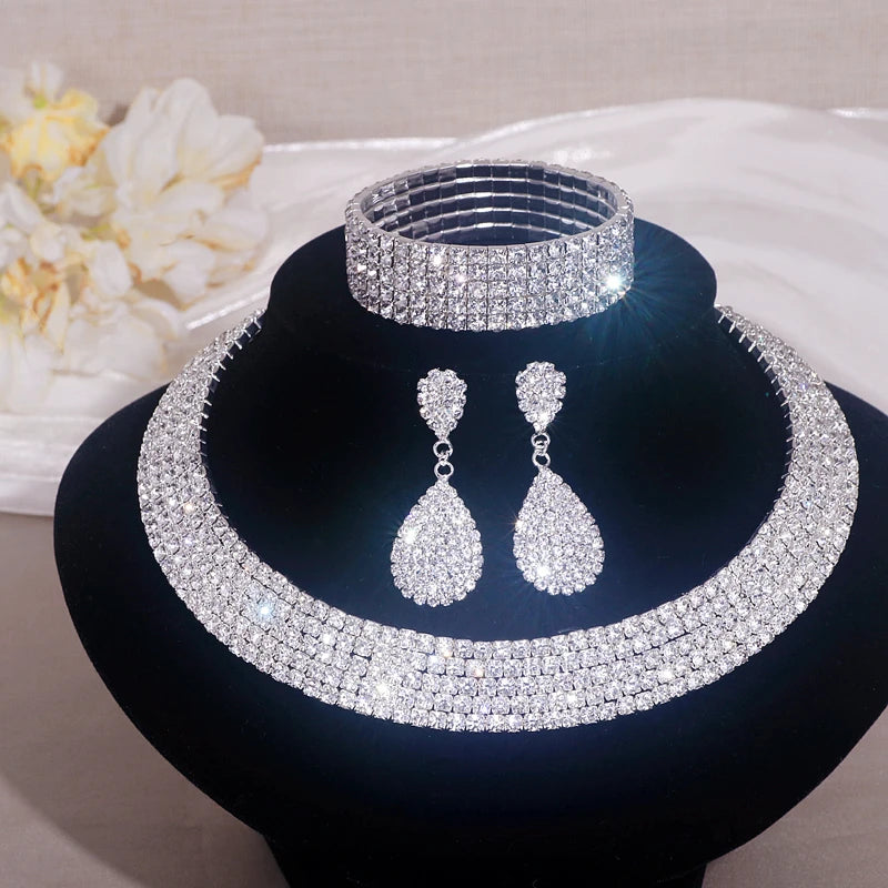 "Luxus Strass Schmuck-Set" – Halskette, Armband & Ohrringe für Damen"