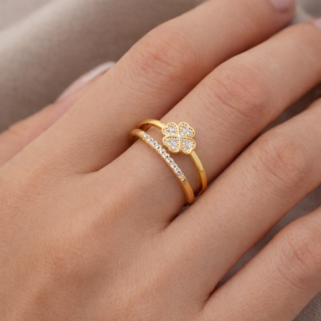 "Golden Clover Double-Layer Zircon Ring"